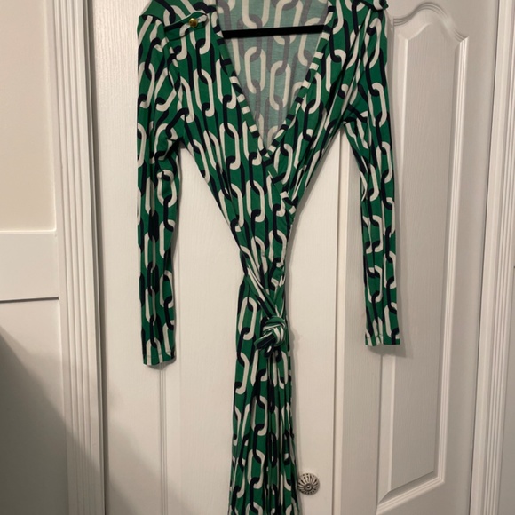 Wrap dress - Picture 2 of 2